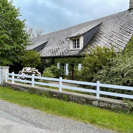 Une Pause En Correze Sarroux Exteriör bild
